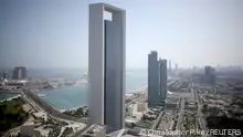 الإمارات .. السجن لمقيم آسيوي بتهمة السخرية من المجتمع
