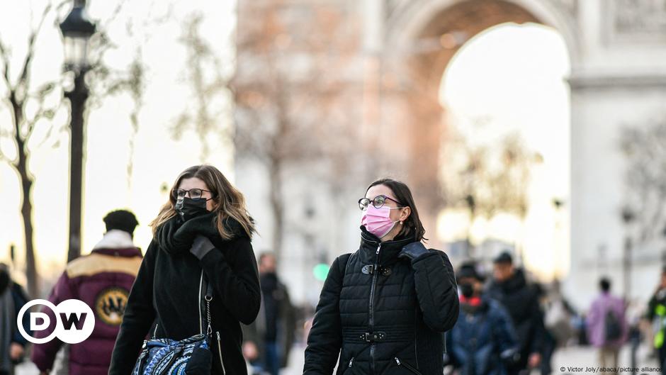 France reduces obligation to wear a mask in closed places |  Europe up to date |  D.W.