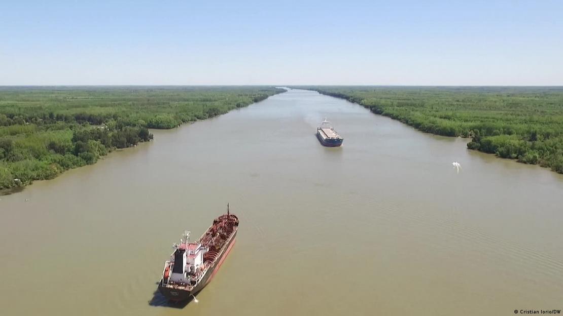 Dois barcos no delta do rio Paraná