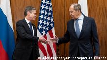 Blinken, Lavrov exchange 'frank' views on Ukraine crisis