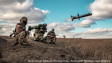 تحاول أوكرانيا تعزيز قدراتها الامنية أمام التهديدات الروسية (23/12/2021)