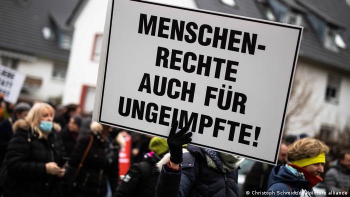 Deutschland | Coronavirus | Proteste in Stuttgart