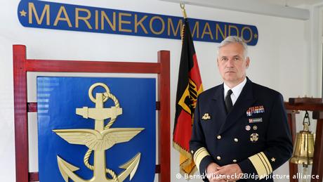 Командващият военноморските сили на Германия Кай Ахим Шьонбах предизвика конфликт между