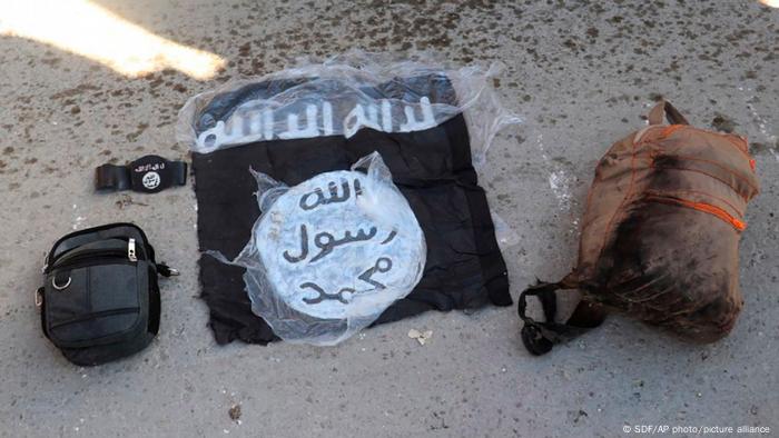 Objetos pertenecientes a un exterrorista de Estado Islámico.
