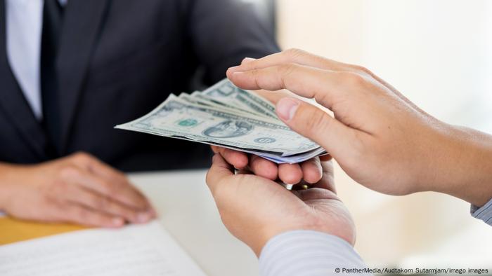 Неопходно е итно искоренување на институционалната корупција, сметаат експертите Неопходно е итно искоренување на институционалната корупција, сметаат експертите