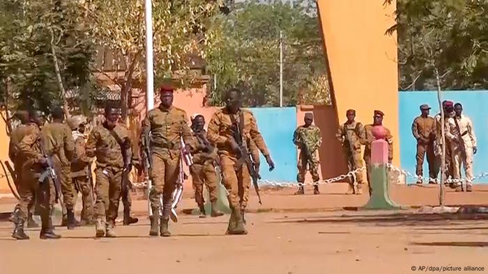 Soldados amotinados en Uagadugú, capital de Burkina Faso. (24.01.2022).