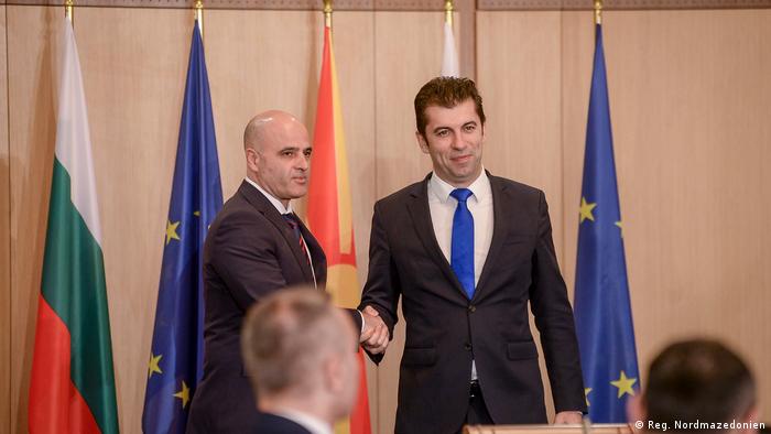 Двамата министър-председатели Кирил Петков и Димитър Ковачевски по време на съвместното междуправителствено заседание в София