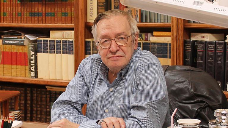 A revolta de pupilos contra o 'guru' Olavo de Carvalho