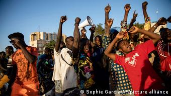 Burkina Faso Anhänger feiern Militärputsch