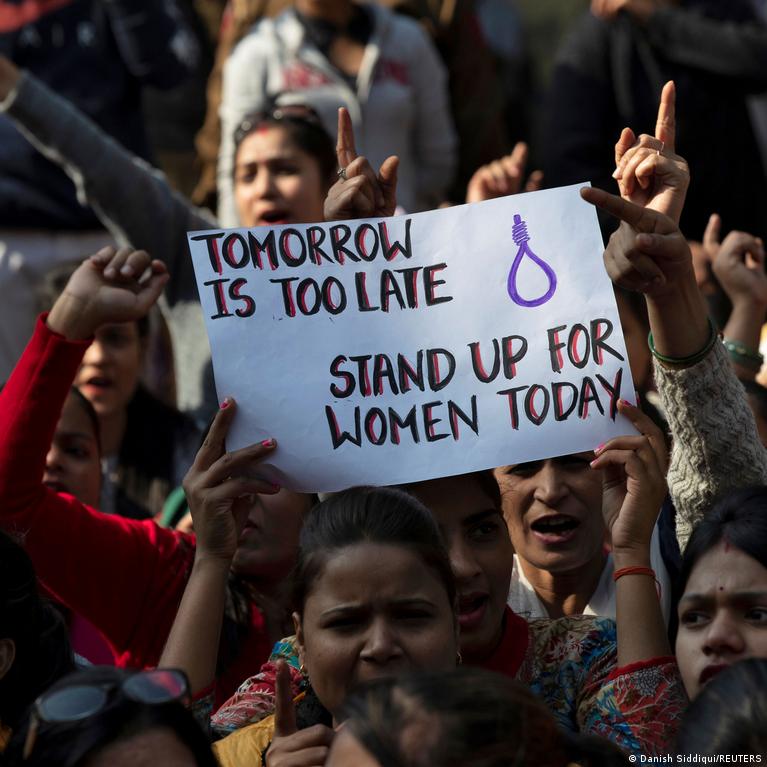 India: Police arrest cop accused of raping assault victim â€“ DW â€“ 05/05/2022