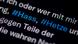 Symbolbild Hass im Netz - Auf dem Bildschirm eines Smartphones sieht man die Hashtags Hass und Hetze in einem Twitter-Post. Symbolbild Hass im Netz - Auf dem Bildschirm eines Smartphones sieht man die Hashtags Hass und Hetze in einem Twitter-Post.