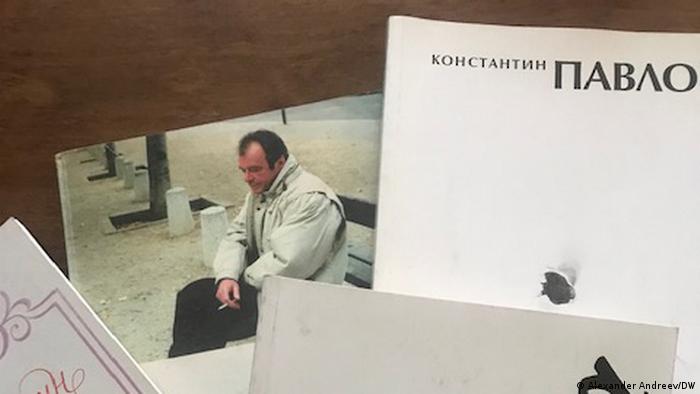 Стиховете му се преписваха на ръка и се превръщаха в