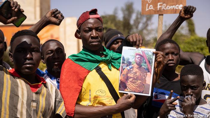 Manifestation en soutien au colonel Paul-Henri Sandaogo Damiba (Archives - Ouagadougou, 25.01.2022)