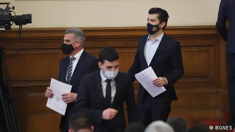 Премиерът Кирил Петков поиска оставката на министъра на отбраната Стефан