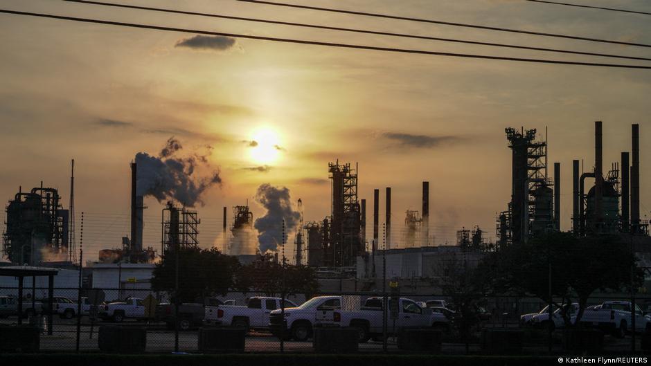 Activist investors pressure firms to go green | Business | Economy and finance news from a German perspective | DW - Vimarsana News
