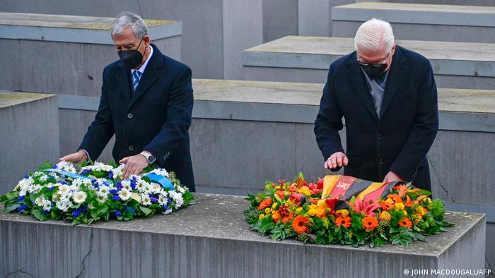 Президентът Щайнмайер и говорителят на Кнесета Мики Леви в Деня за почит на жертвите на Холокоста в Берлин, 27.01.2022