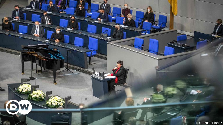 Bundestag upamiętnił ofiary Holokaustu.  Ostrzeżenie przed antysemityzmem |  Niemcy – bieżąca polityka niemiecka.  Wiadomości DW po polsku |  DW