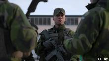 Sweden deploys military and police patrols on island of Gotland
Sendedatum: 27.01.2022 (DW News) Amid tensions between NATO and Russia and the recent deployment of Russian landing craft in the Baltic Sea, Sweden is deploying military patrols on the streets of the strategically-located island of Gotland.