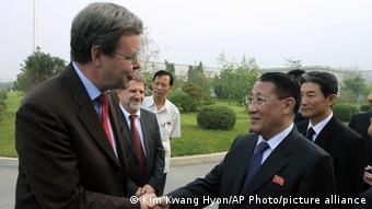 посол ФРГ в КНДР Томас Шефер с северокорейскими политиками