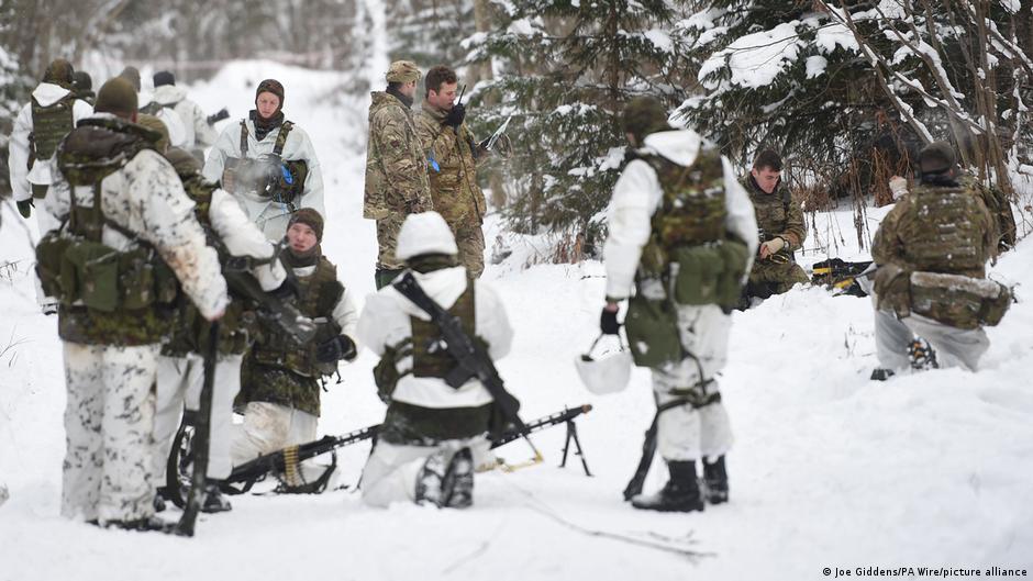 Britain to offer major NATO deployment in Baltics, Nordics | News | DW - Vimarsana News