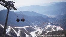 Blick über das Nationale Ski-Alpin-Zentrum. Die Olympischen Winterspiele in Peking finden vom 04.-20.02.2022 unter strengen Corona-Auflagen statt.