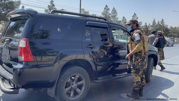 Taliban control at checkpoints in Kabul
