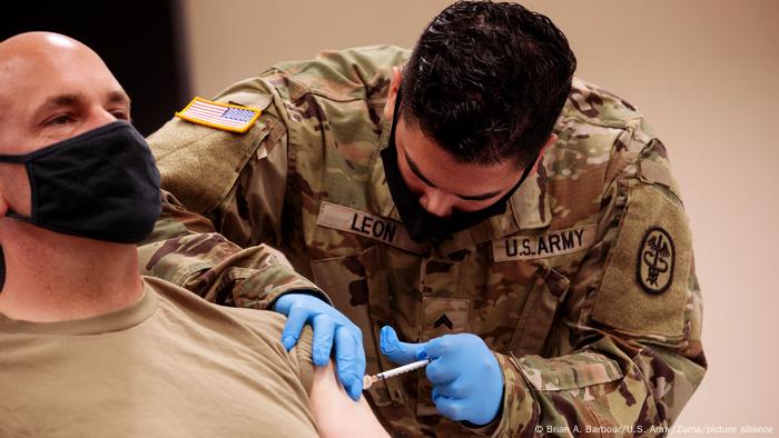 USA Mississippi |  US soldier receives vaccination