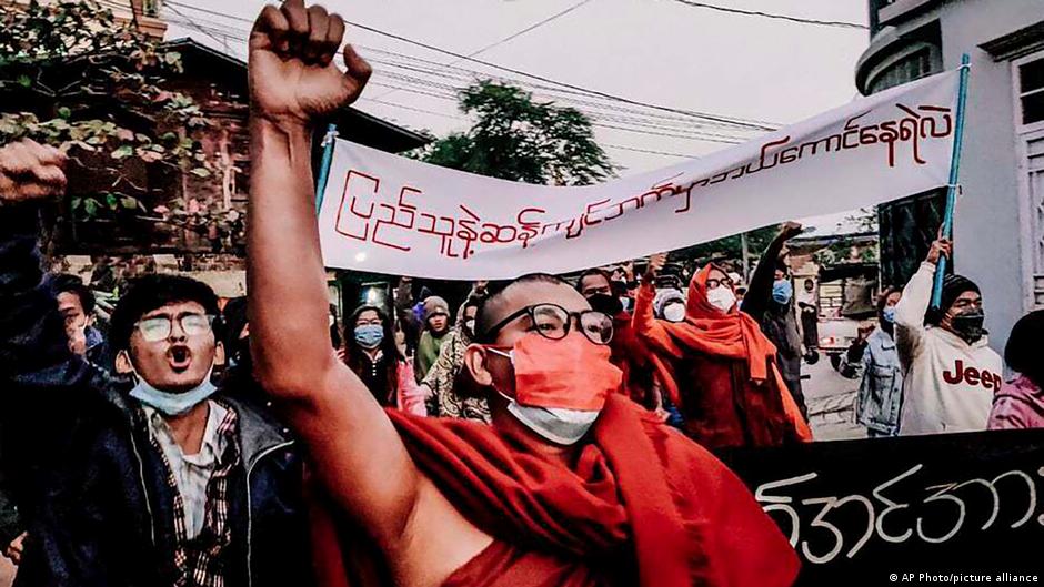 General strike in Myanmar on 1 year anniversary of coup | All media content | DW - Vimarsana News