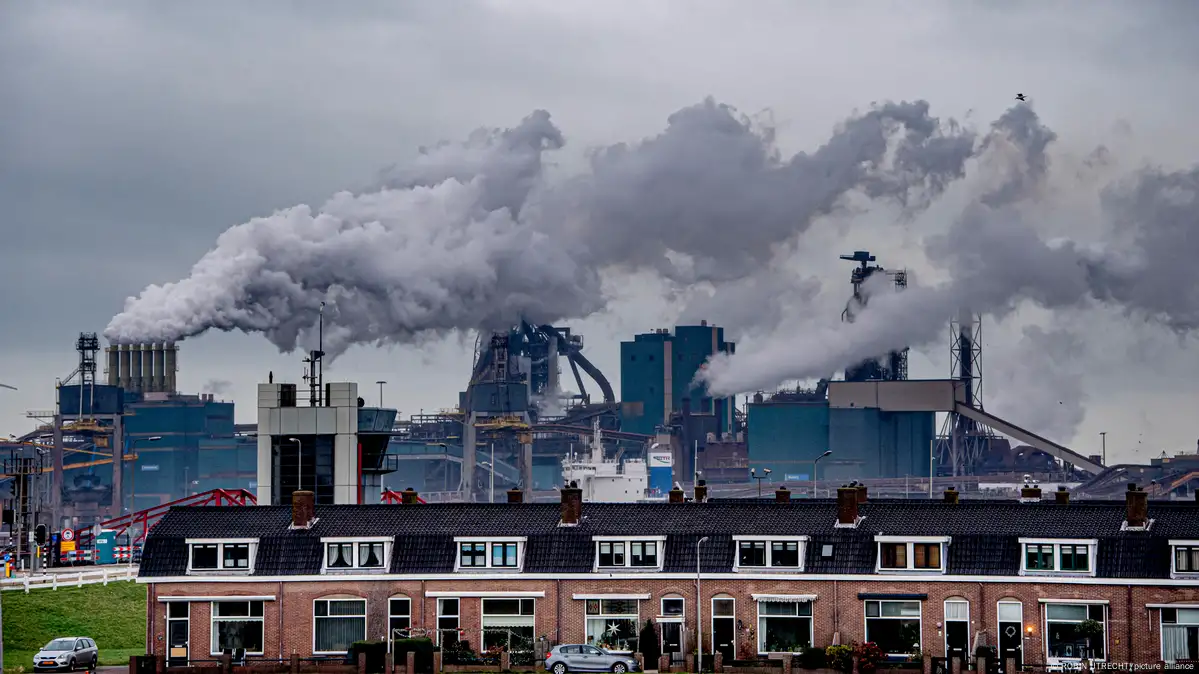 No trabalho na Tata steel indústria na Holanda 