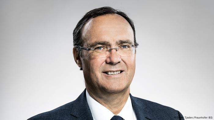 Rolf Bracke, Leiter der Fraunhofer-Einrichtung für Energieinfrastrukturen und Geothermie IEG in Bochum Rolf Bracke, Leiter der Fraunhofer-Einrichtung für Energieinfrastrukturen und Geothermie IEG in Bochum