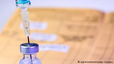 За кои групи хора е препоръчителна четвъртата доза ваксина срещу