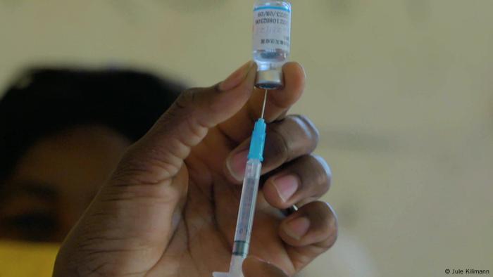 Videostills I Dokumentation: Glaubenssachen Hoffen auf die Impfung - Namibia in der Pandemie