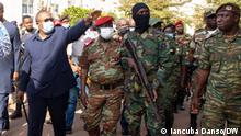 03.02.2022
Umaro Sissoco Embalo, Präsident aus Guinea-Bissau, mit Militär Der Präsident von Guinea-Bissau besucht den Regierungspalast, der Ziel eines Putschversuchs war 