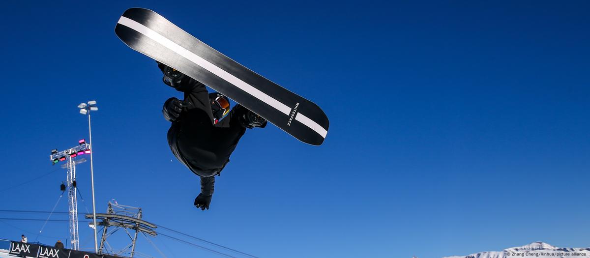 Snowboarders get 'lost in the air,' too – DW – 02/04/2022