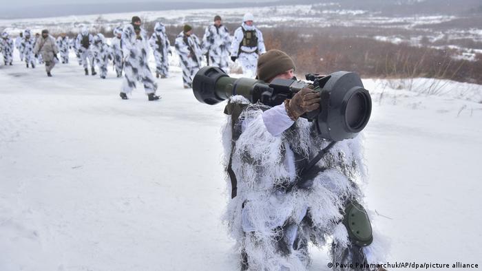 Ukrainian soldiers during an exercise 