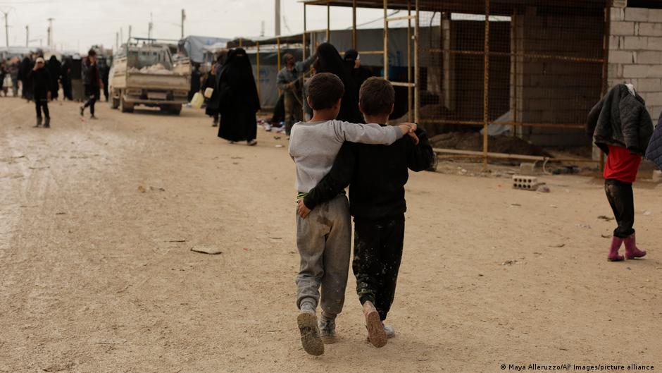 Ungewisse Zukunft: Kinder von IS-Eltern im Gefängnis