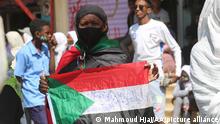 KHARTOUM, SUDAN - JANUARY 30: People continue protests demanding the restoration of civilian rule in Khartoum, Sudan on January 30, 2022. Security forces intervened the protesters who were marching towards the Presidential Palace. Mahmoud Hjaj / Anadolu Agency
