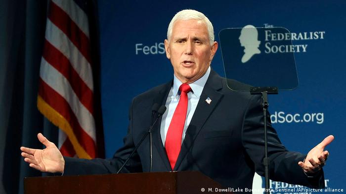 Майк Пенс беше лоялен вицепрезидент на Доналд Тръмп. Но времената