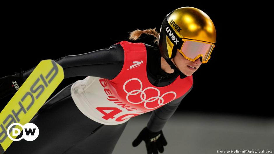 Peking 2022: Skispringerin Katharina Althaus gewinnt Silber