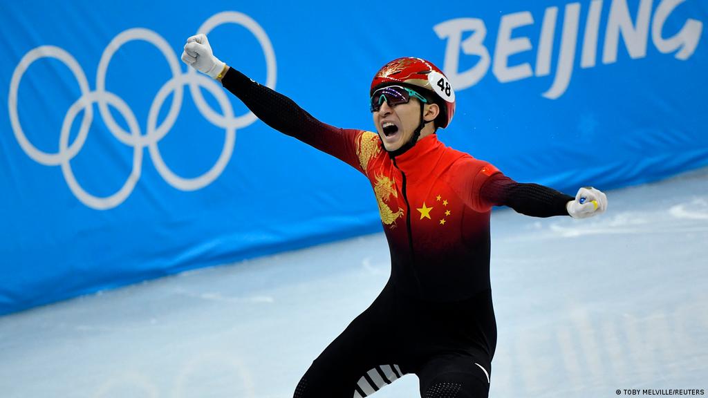 Beijing 2022 Mixed Relay Makes Olympic Debut As China Wins First Gold Sports German Football And Major International Sports News Dw 05 02 2022