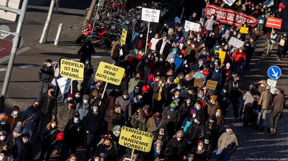 В Германии вновь прошли протесты против антиковидных мер – DW – 06.02.2022