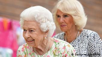 «Βασιλική σύζυγο» επιθυμεί η βασίλισσα Ελισάβετ την Καμίλλα, όταν ο Κάρολος αναλάβει τον Θρόνο