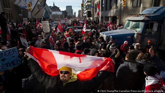 Toronto | Proteste gegen Coronamaßnahmen