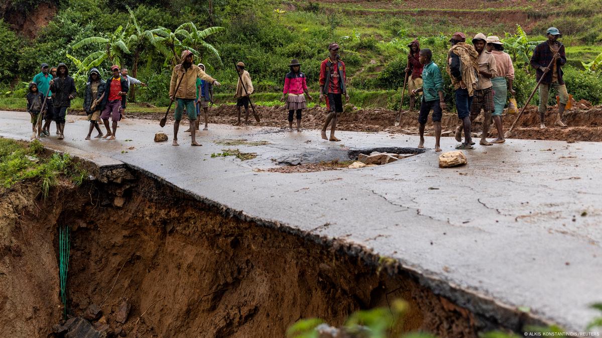 Cyclone Batsirai Kills Several In Madagascar – DW – 02/06/2022