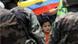 Demonstrierender Junge vor dem Parlament in Quito (Foto: AP) Demonstrierender Junge vor dem Parlament in Quito (Foto: AP)