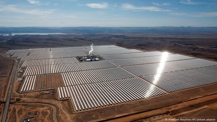 Gigantescas plantas solares y parques eólicos en el Sahara harían llover más en la región del Sahel.