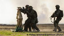 02/06/2021 Munster | Soldaten der Bundeswehr führen eine Gefechtsübung vor.