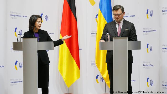 Außenministerin Baerbock in der Ukraine | PK mit Außenminister Dmytro Kuleba