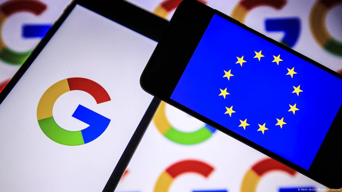 Λογότυπο της Google και η ευρωπαική σημαία σε κινητό