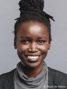 Filmemacherin Akuol de Mabior, Porträt